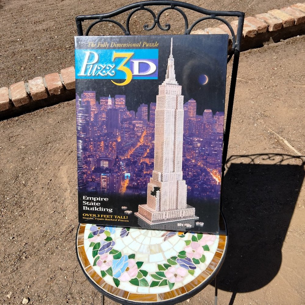 New Puzz-3D EMPIRE STATE BUILDING puzzle 902 pcs 3ft Tall WREBBIT milton bradley